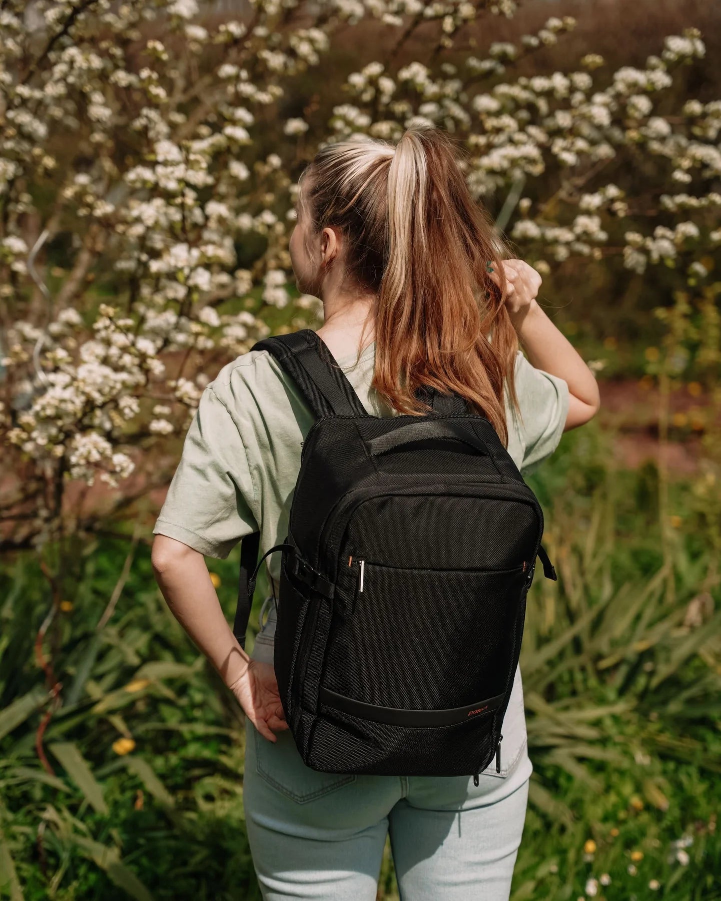 Inateck BP03005 Σακίδιο Carry-On – 20–42 L Επεκτεινόμενο, Άνοιγμα 180° & Θήκη 15,6"