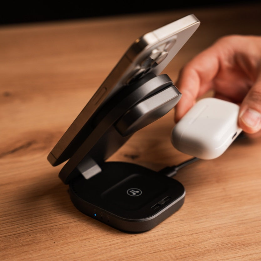 Swissten 22055570 MagBase 3-in-1 Wireless Charger – Qi2 15W, MagSafe, iPhone/AirPods/Apple Watch