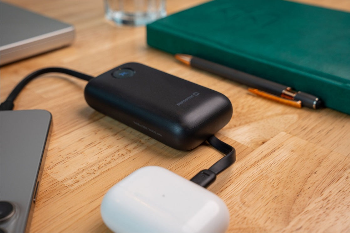 Swissten 22013936 Voltbox 10000 Power Bank – 10,000mAh, 35W PD & Built-in USB-C/Lightning Cables