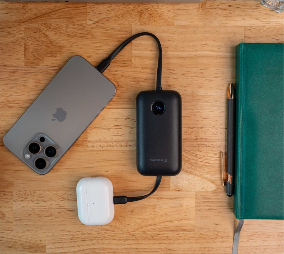 Swissten 22013936 Voltbox 10000 Power Bank – 10,000mAh, 35W PD & Built-in USB-C/Lightning Cables