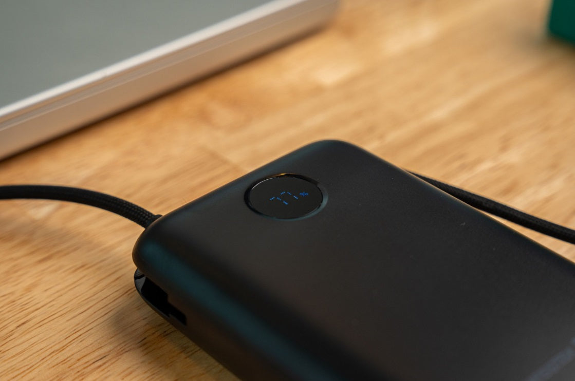 Swissten 22013937 Voltbox 20000 Power Bank – 20,000mAh, 35W PD & Built-in USB-C/Lightning Cables