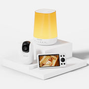 Momcozy Έξυπνη Συσκευή Ήχου + Smart WiFi Baby Monitor – Πακέτο — πακέτο Momcozy σε ανοιχτό γκρι φόντο