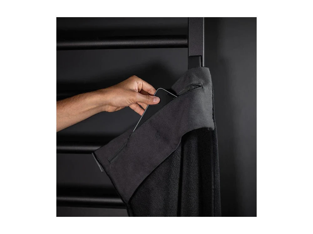 Stryve Towell+ Pro Sports Towel 105×42.5 cm – Magnetic Clip, Storage Pocket, All Black – view 2