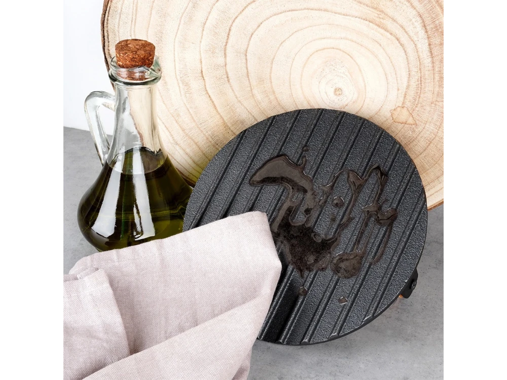 Vilde Cast Line Burger Press Cast Iron 17.5cm – Wooden Handle, Black – view 6