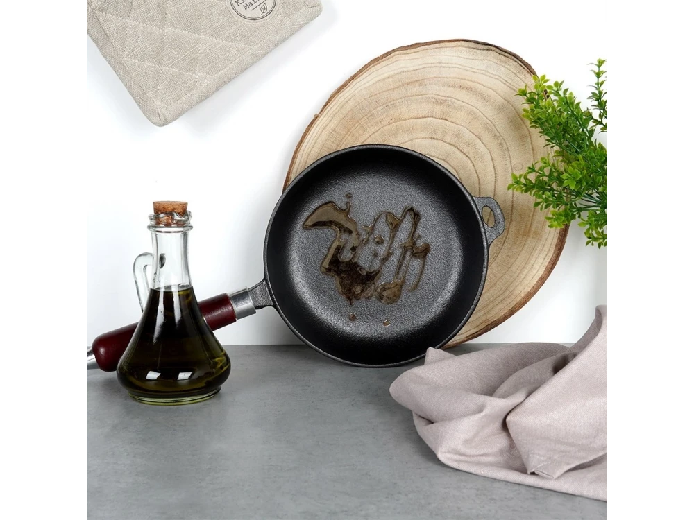 Vilde Premium Cast Iron Skillet 20 cm – Wood Handle, All-Hob Compatible – view 11