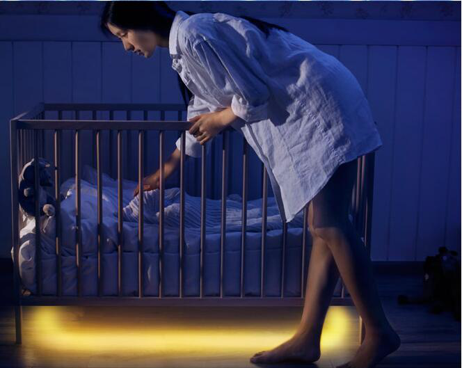 LED Motion-Sensor Under-Bed Light Single – 1.2 m 36-LED Strip, 7.5 W & 12 V DC Adapter