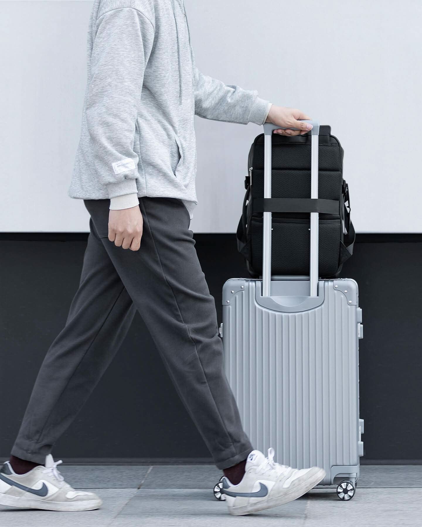 Inateck BP03005 Σακίδιο Carry-On – 20–42 L Επεκτεινόμενο, Άνοιγμα 180° & Θήκη 15,6"